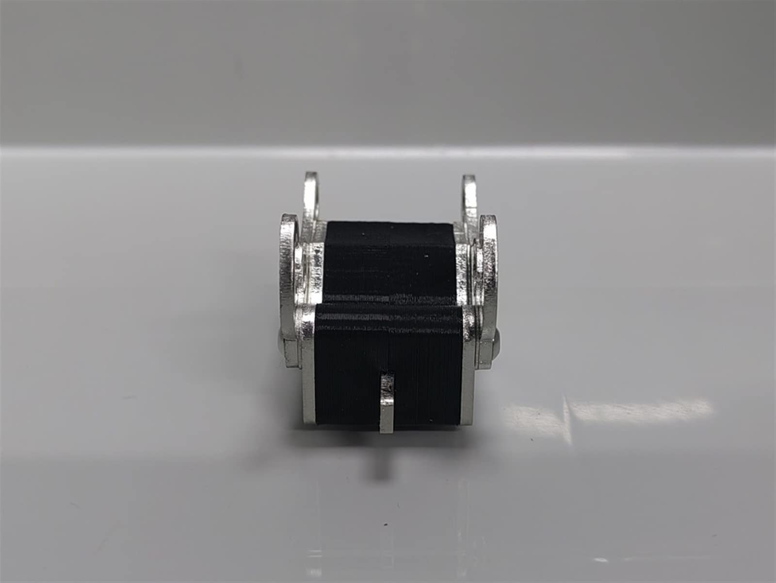 Gancio Rapido Per Cambio Secchio In Metallo – Per Escavatore RC Double Eagle (E111, E010, E160)
