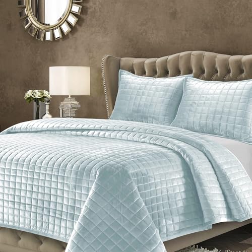 Tribeca Living Luxury Velvet Quilt King Size Set - 260GSM Ultra-Soft Oversized Velvet Bedspread Comforter Set with 2 Shams, in Florence Haze Blue by Tribeca Living - Used condition - US$45.53