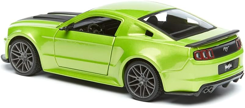 Maisto 531506 – 1: 24 Ford Mustang Street Racer 2014