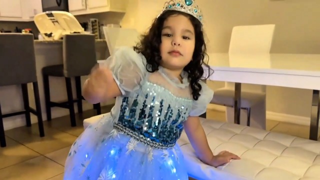 Vestido de Princesa con luces LED para niñas miniatura 7