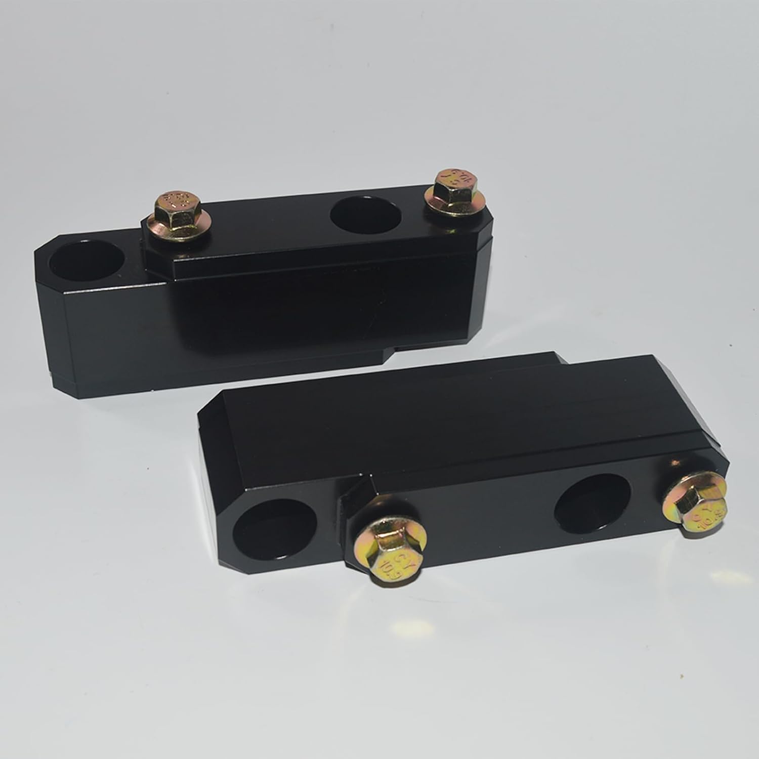 Fab Fours FS23-V5951-1 Ford F250/F350 Superduty 2023 Vengeance Front B フロントスウェイバーリロケーション/ドロップブラケットキット 11-23 フォード F250/F350 スーパーデューティー 4X4