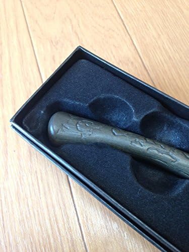 Amazon ベラトリックス レストレンジ 魔法の杖 Usj 公式 限定 商品 グッズ ザ ウィザーディング ワールド オブ ハリー ポッター The Wizarding World Of Harry Potter オリバンダーの店 収納箱付き コスプレ 仮装 通販
