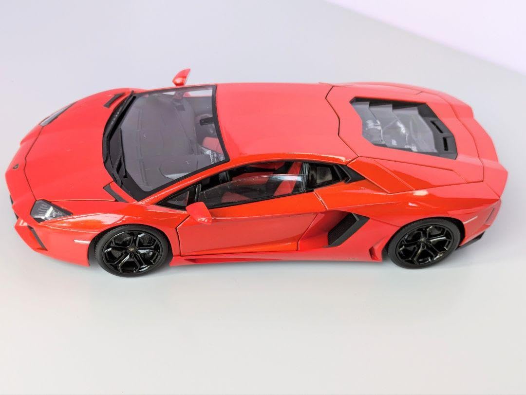 Amazon | ミニカー 1/18 ウイリー ランボルギーニ アヴェンタドール