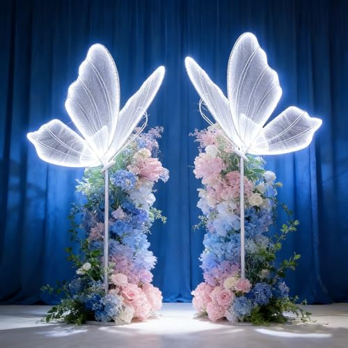 Décor élégant pour fête de mariage avec le lampadaire papillon LED blanc