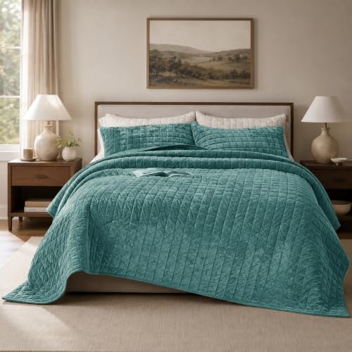 COCOPLOCEUS Quilt Set California King Size 106x118 Luxurious Velvet Bedding Sets with 2 Pillow Shams 20x36 3 Pieces Ultra Soft Quilted Bedspread Coverlet Comforter for All Season,Aqua Green