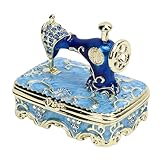 Multifunzionale: oltre al suo fascino estetico, il portagioie vintage per macchina da cucire presenta uno scomparto dal design intelligente che si apre per rivelare un piccolo spazio per riporre i tuoi preziosi gioielli.Combina magnificamente funzionalità e arte, rendendolo un'opzione di archiviazione pratica ed elegante.