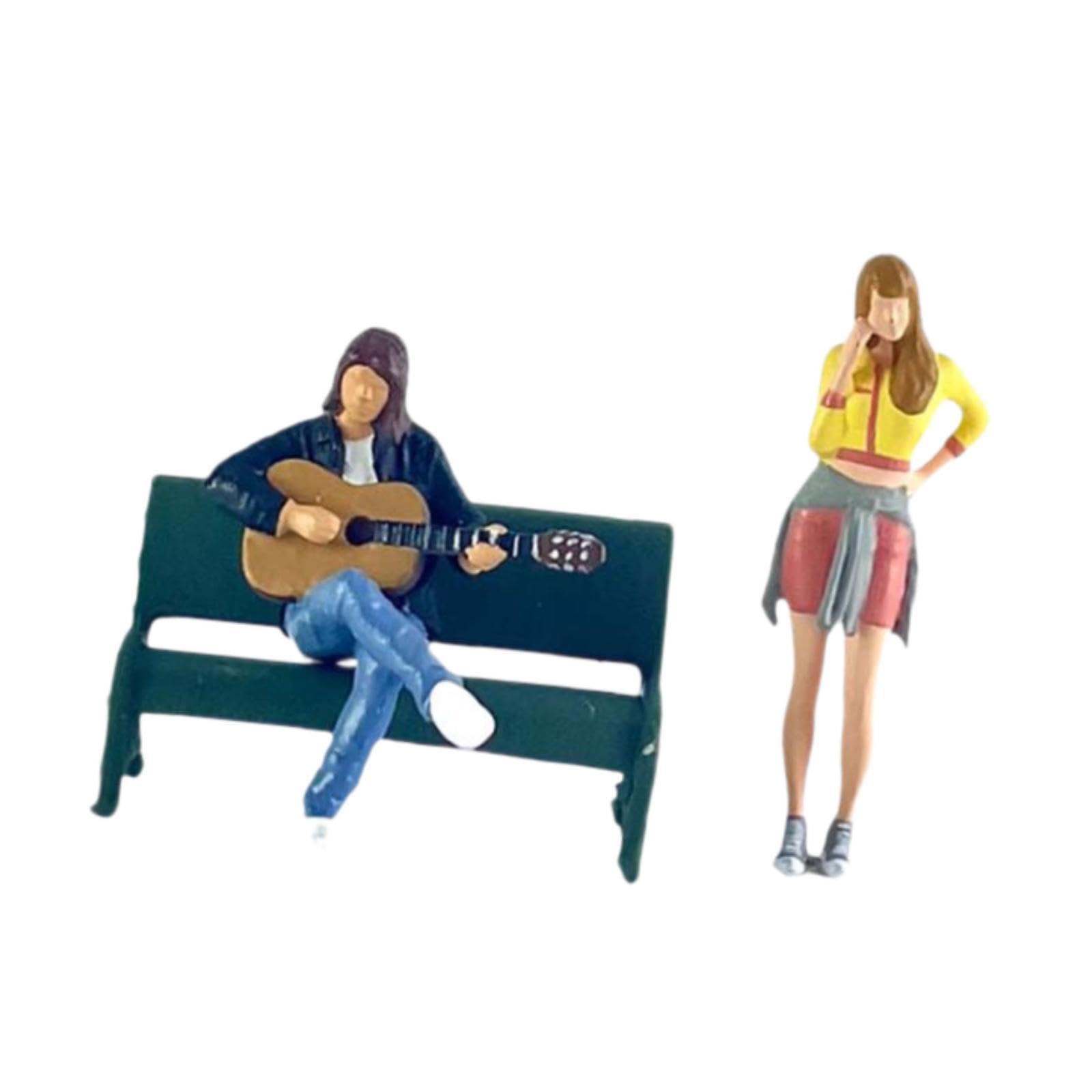 Figurines miniatures 1:64 homme avec guitare jaune et noir pour diorama ferroviaire