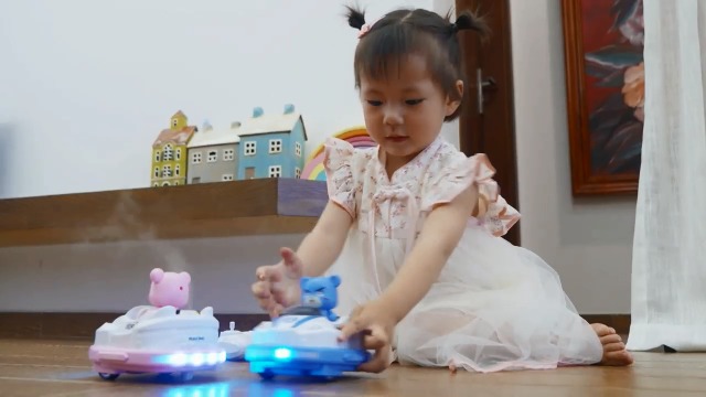 OBEST 2 Auto Telecomandate A Scontro Con Luci E Musica, Giocattolo Per Bambini 3-5 Anni, Macchine Acrobatiche Con Espulsione - 3