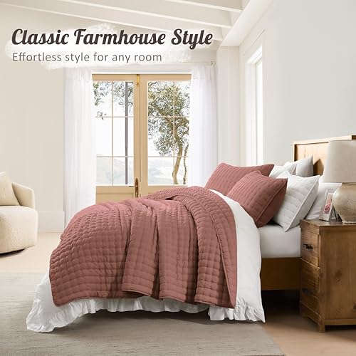 Image of WDCOZY Cloud Soft Quilt Set, Queen Size, Rosewood, 3 Pieces 90x90 inches