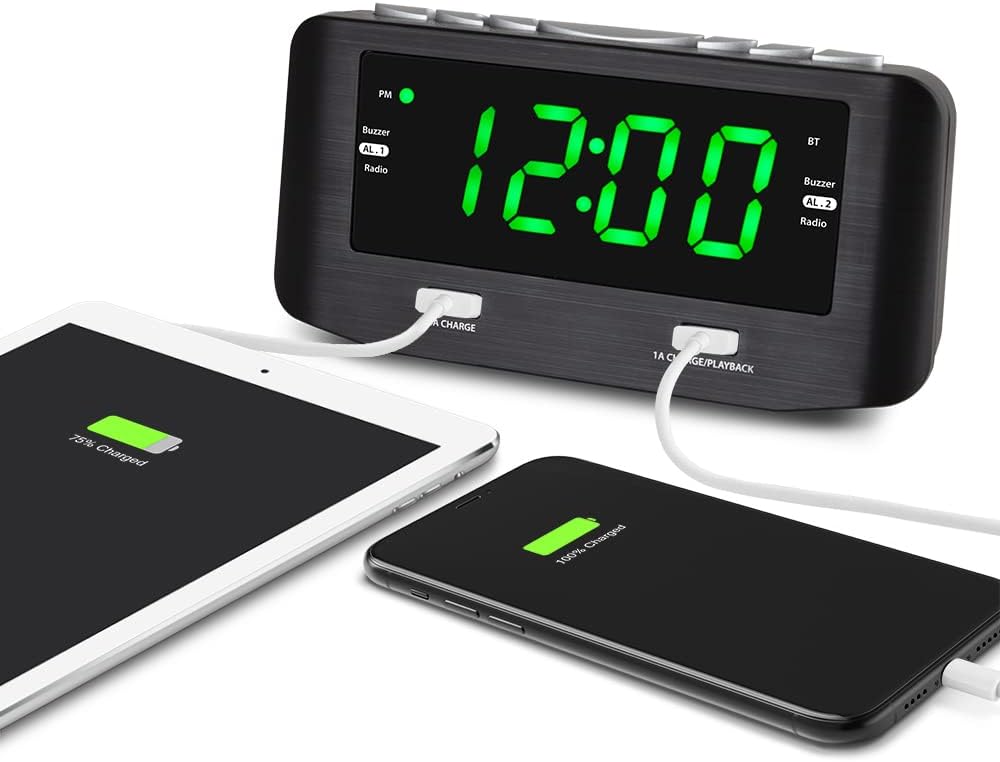 HANNLOMAX HX-146CR simultaneously charging a smartphone and a tablet via its dual USB ports.
