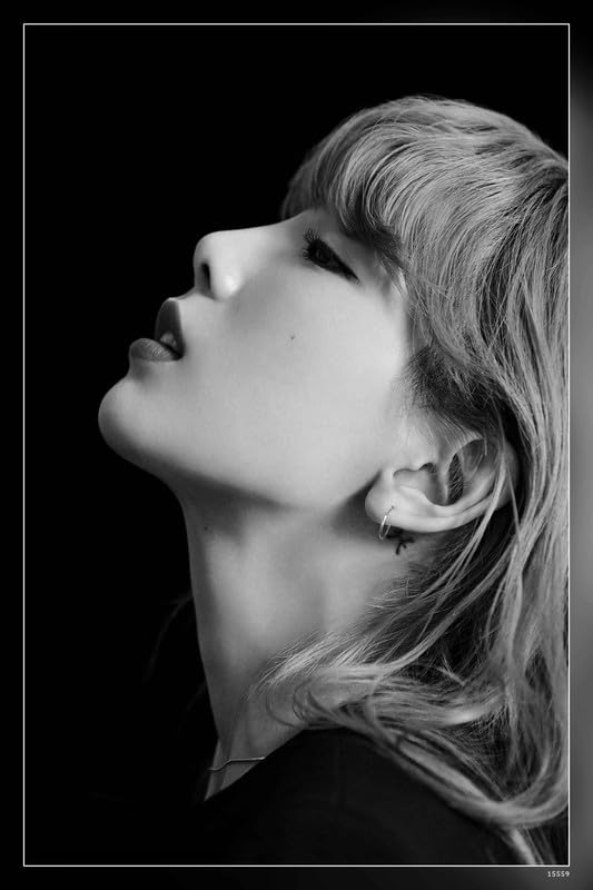 POSTERDADDY Girls Generation Snsd Taeyeon Kim Tae Yeon K Pop Korean Women Women Face Por Poster Reprint Matte Finish Paper Unframed 12 x18 Inch (Multicolor) - 15559