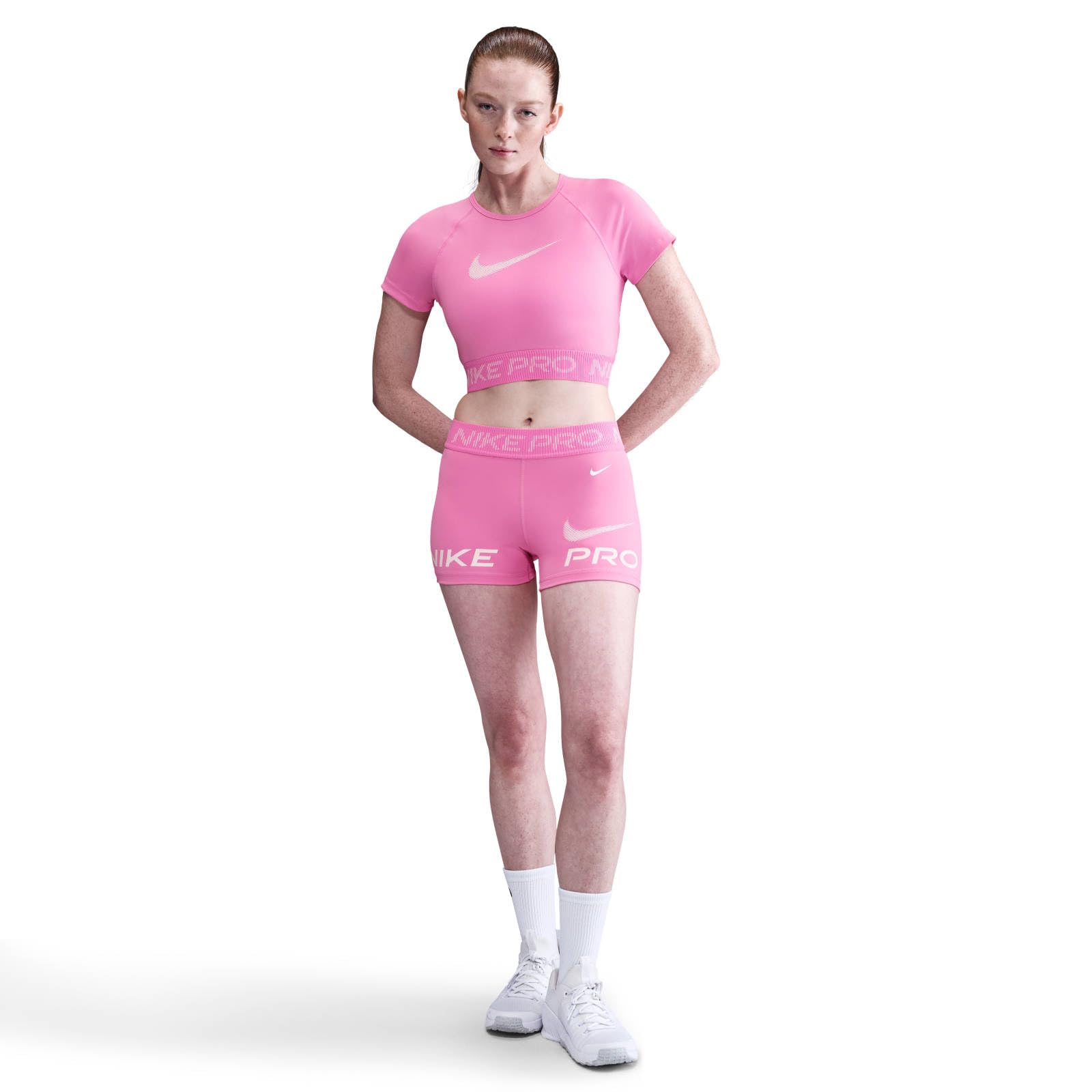 Nike Pro Dri-FIT kürzer geschnittenes Kurzarmshirt mit Grafik für Damen, HV3673