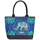 SUPERPRAKTISCH: eine kleine Reißverschlusstasche befindet sich auf der Rückseite und außerdem zwei Außenfächer Maße ca. 22 x 13 cm. Die Tasche hat zusätzlich zwei Innenfächer - Maße ca. 14 cm x 14 cm, die Tasche lässt sich mit einem Reißverschluss schließen