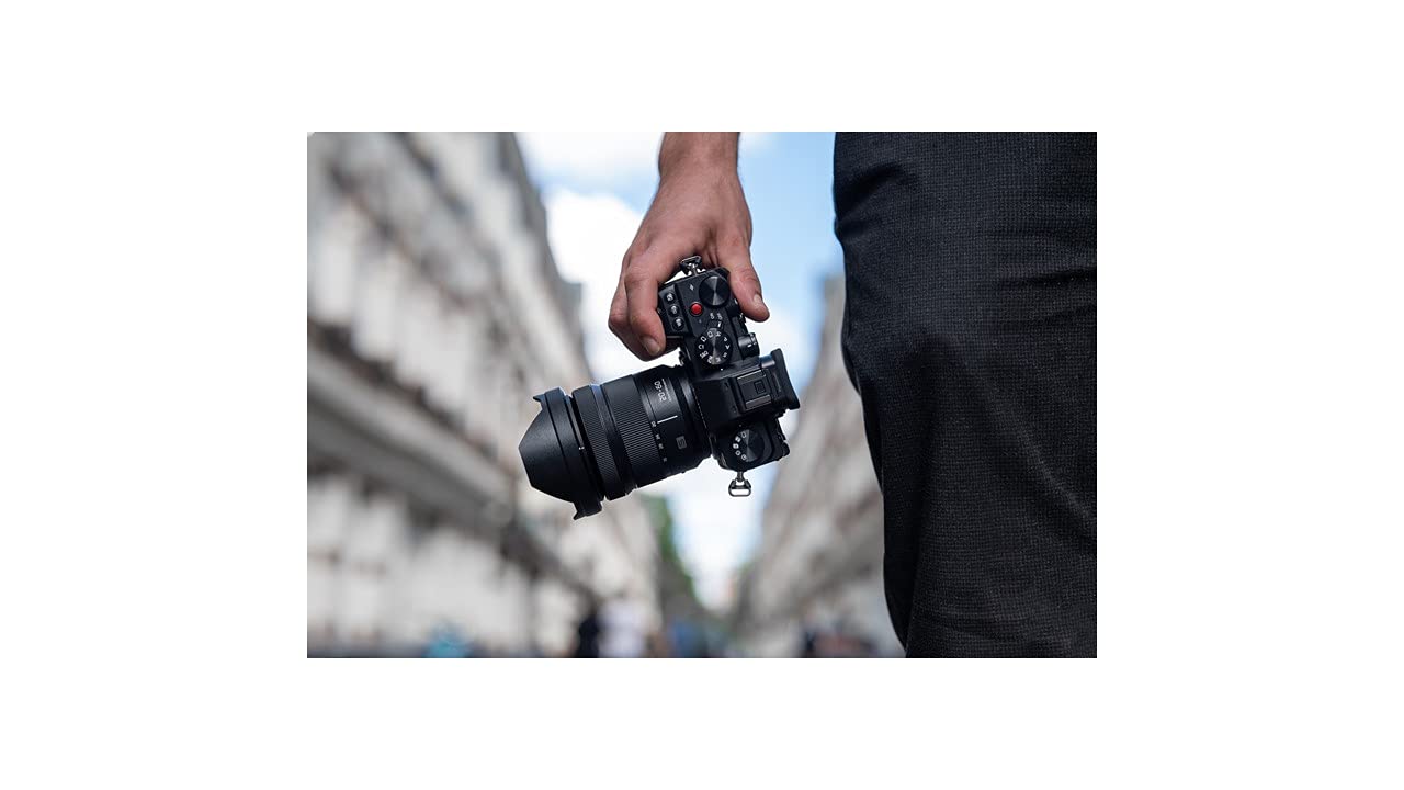 Panasonic Lumix S5K | Appareil Photo Hybride Plein Format + Objectif Lumix S 20-60mm F3.5-5.6 + Batterie (24MP, Vidéo 4K 4:2:2 10bit, Double Stabilisation, V-Log, Tropicalisé) – Version