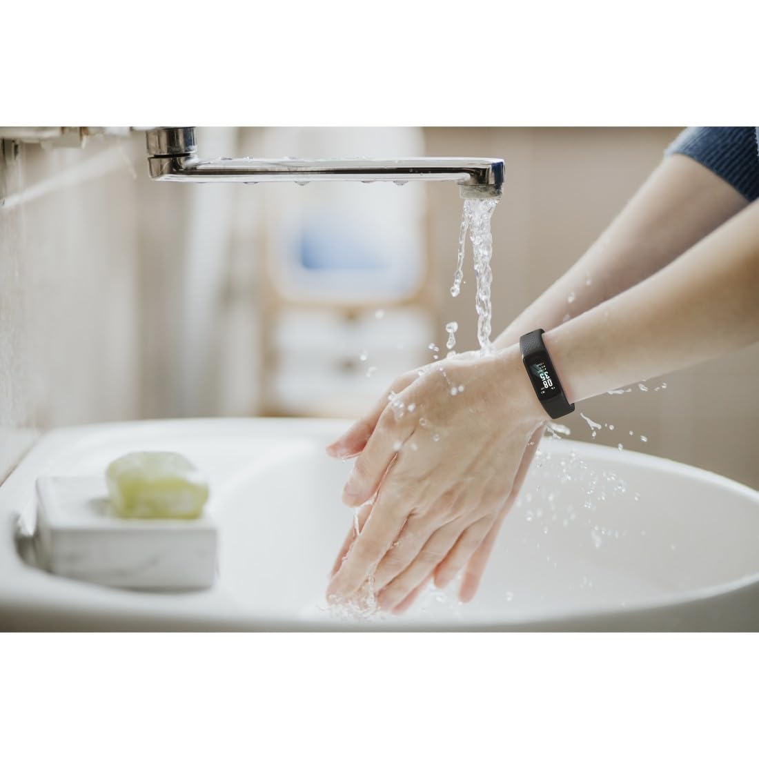 Hama - Banda de Actividad (Smartwatch Resistente al Agua, función Despertador, hasta 14 Deportes Diferentes, podómetro, frecuencia Cardiaca, Reloj Deportivo) Negro