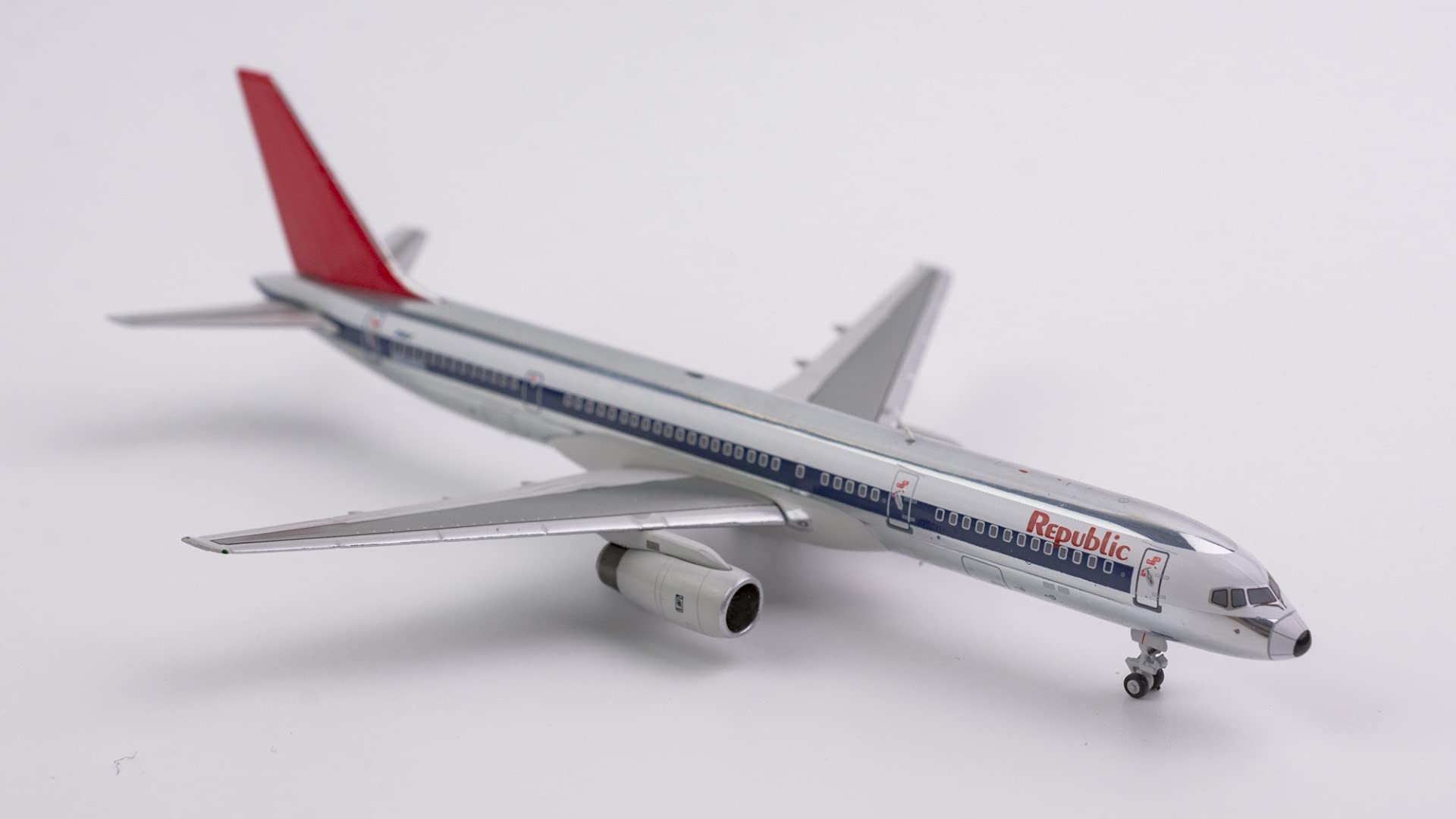 53035 Boeing 757-200 Republic Airlines NW Scheme; Polished; Red Tail N604RC Scale 1/400