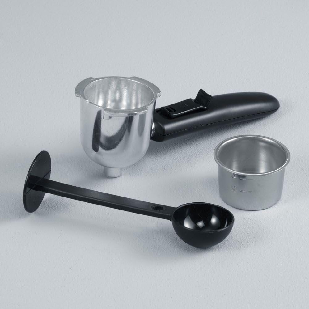 SEVERIN - Cafetera espresso a presión con espumador de leche, Máquina de café,Hasta 4 tazas de café de barista, Negro, KA 5978