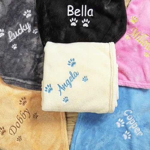 IEK Haustierdecke für Hunde und Katzen, personalisierbar, Grau-Rosa-Effekt, weich, langlebig, Herzpfoten-Stickerei, individuelle Welpendecke, Größe M