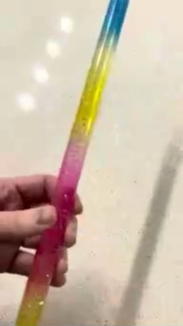 Bate De Saltar Shires Rainbow - 43.2 Cm, Mango De Gel Cómodo, Varios Colores, Para Equitación Y Juego