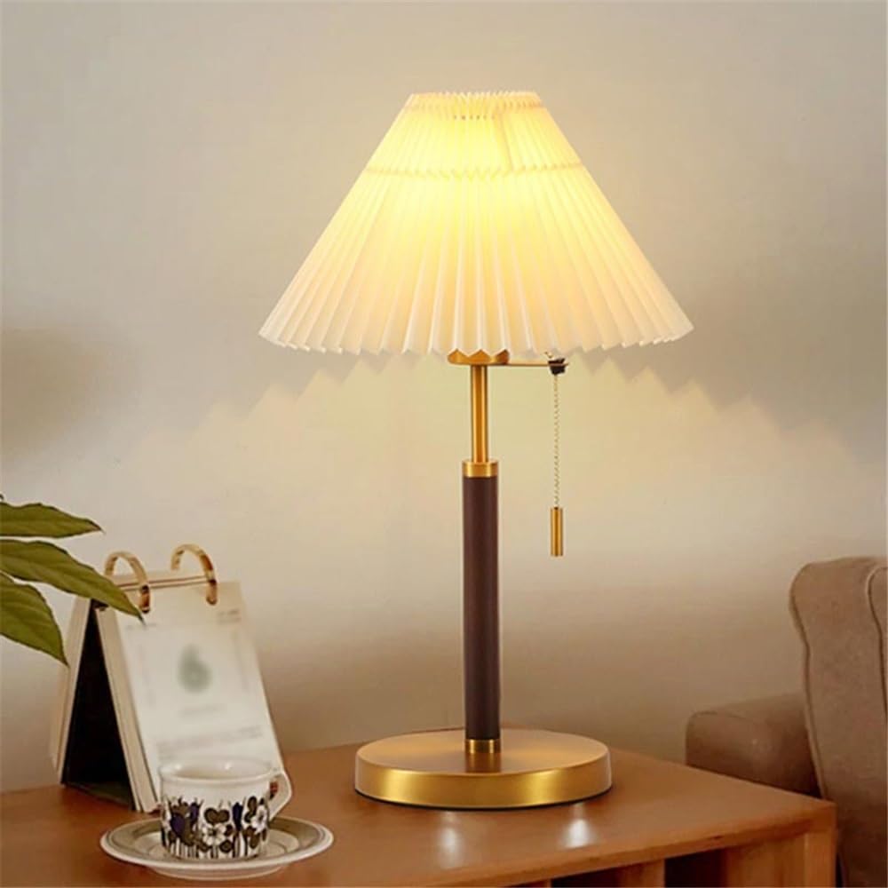 Affascinante Lampade da tavolo Lampade da tavolo plissettate Lampade da comodino Ambiente for la stanza campione Lampade decorative Arredamento per la casa