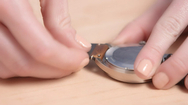 Fossil Women's Logan Leather RFID-Blocking Bifold Wallet - Image 8