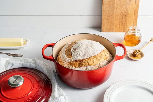 LE CREUSET (Cerise, 30 cm) - Cast Iron Signature Round Casserole, 30cm, Cerise, 30 cm