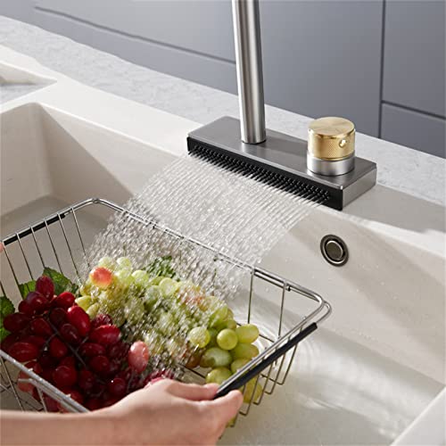 Grand robinet d'évier cascade pour simplifier la préparation des repas