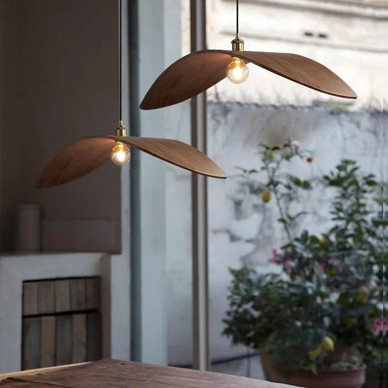 Lampe suspendue en bois pour éclairer un îlot de cuisine rétro
