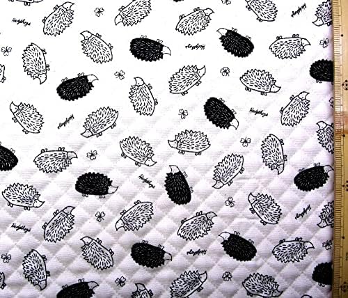 Amazon 40cm単位で販売 ｑ プリント キルティング キルト 生地 ハリネズミ と クローバー 生成 系 キルト 生地幅 約108cm 表地 オックス ハリネズミ はりねずみ 四つ葉 よつば モノクロ モノトーン おしゃれ 男の子 女の子 子供 入園