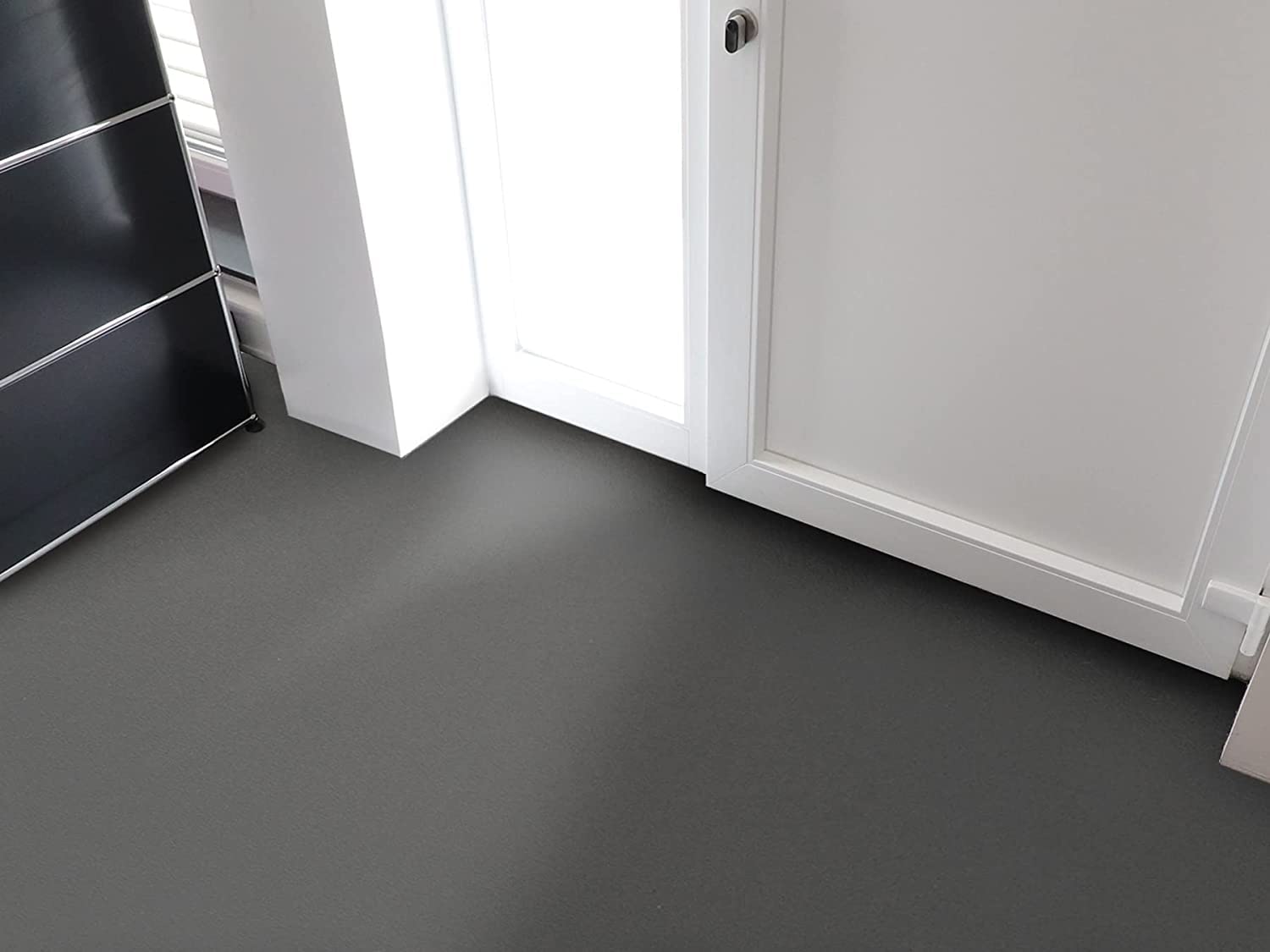 MadeInNature Bodenbelag aus PVC / Teppich für Innenräume/Boden aus rutschfestem Vinyl, klein und groß (Anthrazit, 2 x 1,5 m)
