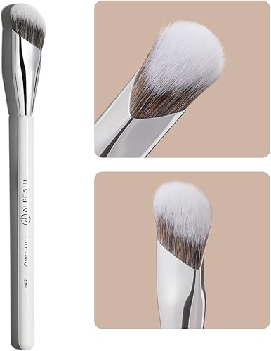 RMK Luminous Pen Brush Concealer