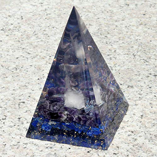 Piramide di orgonite monetaria nubiana fatta a
