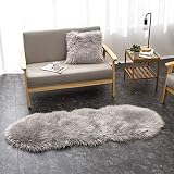 Teppich Wölkchen Kunstfell Fell-Teppich | Flauschiger Schaffell Bettvorleger für Schlafzimmer Bett oder Wohnzimmer Sofa Deko | Lammfell Läufer Waschbar | 55x160 cm - Doppelfell - Grau