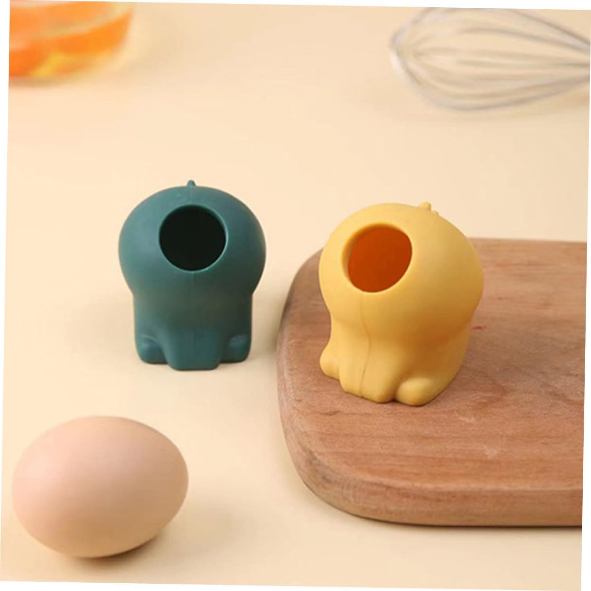 2Pcs Silicone Egg White Yolk Separator Kitchen Tool Safe Non-breakable Lightweight Egg Divider for Baking Cooking Easy to Use and Clean