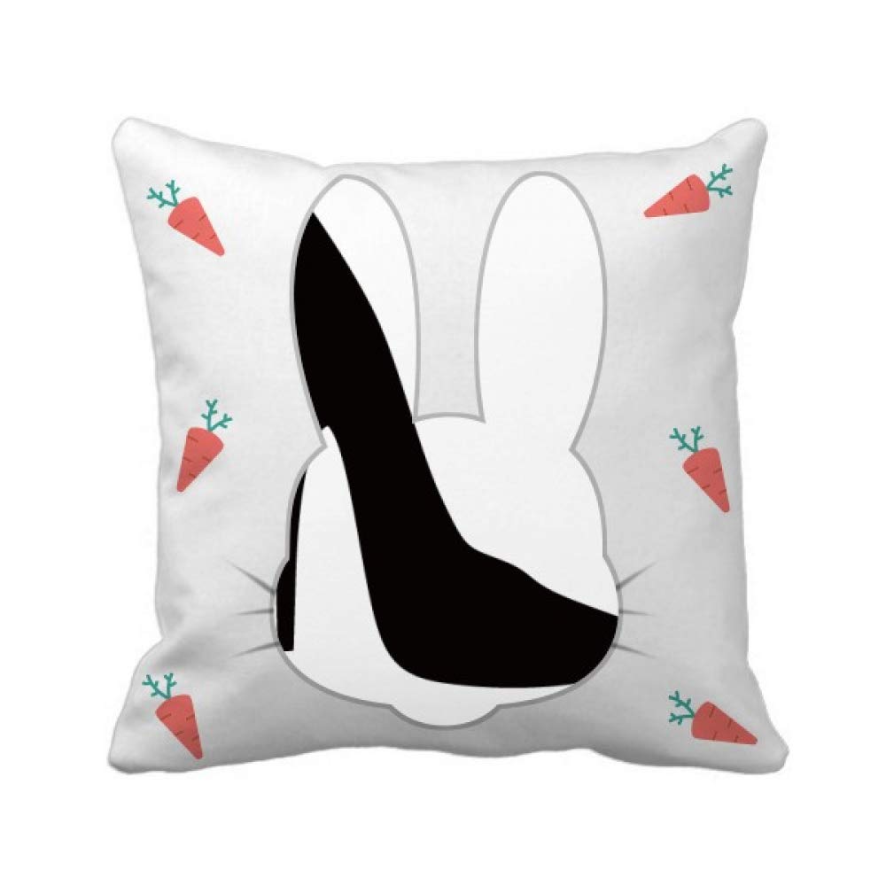 Coussin lapin talons noirs pour cocooning sur canapé cosy