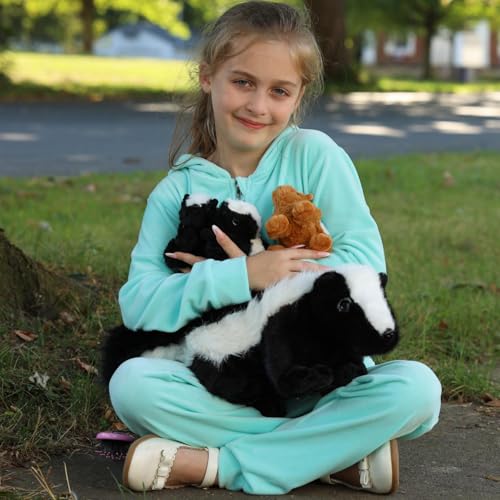 Image of MaoGoLan 4Pcs Giant Skunk Stuffed Animal, Kawai Mother Skunk Plush Toy with 3 Small Baby Skunk Plushies Inside, 22 inch Snuggle Stuffed Skunk for Kids Woodland Animal Lovers, Christmas Birthday Gift