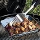 Weber Deluxe Grillkorb - Groß (35 x 30cm), Hitzebeständige & spülmaschinenfeste BBQ Grillschale aus Edelstahl, Ideal für Beilagen (Fleisch, Gemüse), für alle Grilltypen geeignet - Silber (6434)