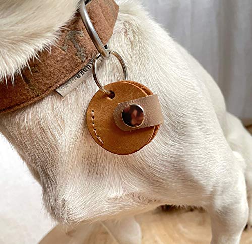 Monti Halsbandtasche aus Leder für Hunde - Hundemarke, Steuermarke, Tassomarke mit Schlüsselring | Handmade by Manufactica®