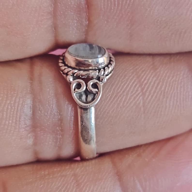 Rainbow Moonstone Ring, Artisan Design Ring, Solitaire Ring, Boho Ring, Oval Stone Ring, June Birthstone Ring, Engagement Ring, Minimalist Ring, Healing Crystal Ring, Natural Moonstone Jewelry