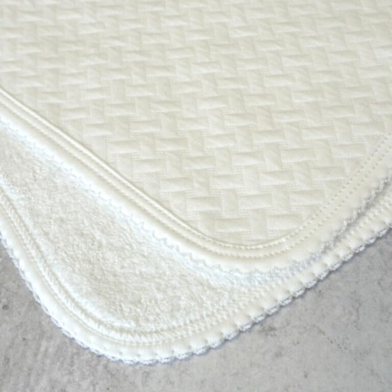 Marcela White Pima Jacquard Burp Cloth – Regular2