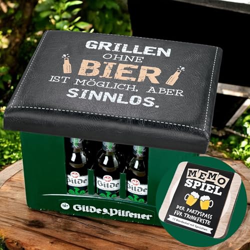 CULT at home Bierkasten Aufsatz Grillen ohne Bier – Gartenhocker Bierkastensitz inkl Bierdeckel Memospiel - Sitzauflage Bierkiste Getränkekiste - Hocker für Balkon Camping 44x34 cm Geschenk Vatertag