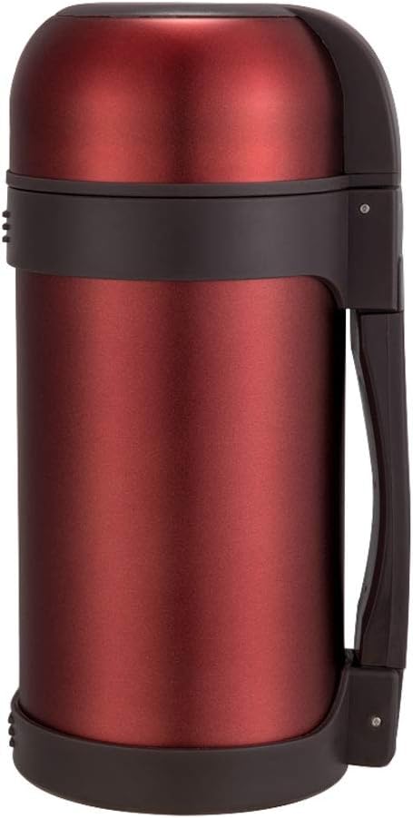 brocca d'acqua isolata