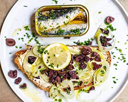 Pinhais Sardines Variety Pack – 4.4 oz Cans – 4 Flavors: Olive Oil, 1 Regular & 1 Spicy, Tomato Sauce – 1 Regular & 1 Spicy Wild-Caught Portuguese Canned Fish (Total Count of 4) - Image 8