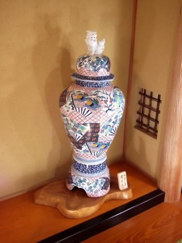 【格安✨】有田焼　大壺 花柄　大幅値下げ　花瓶　インテリア　伊万里焼 Amazon.co.jp: 有田焼・伊万里焼の高級陶器花瓶・飾り壺｜贈答品