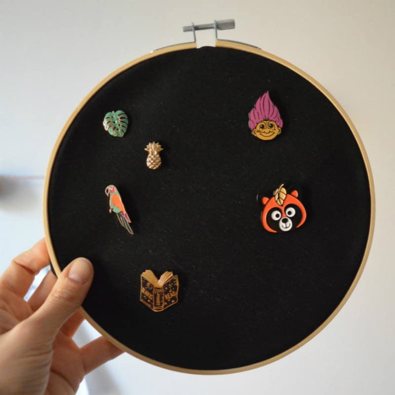 yuanxue Round Badge Brooch Display Wall Hanging Pin Display Glitter Board Jewelry Storage Pin Collection Banner with Bamboo Hoop for Enamel Pins Buttons and Labels (Black-Canvas)