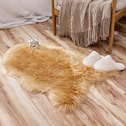 MIULEE Faux Fur Area Rugs Sheepskin Fluffy Mat Fleece Chair Cover Seat Pad Soft Shaggy Area Mat for Bedroom Sofa Floor 60 x 90 cm Irregular Shape White