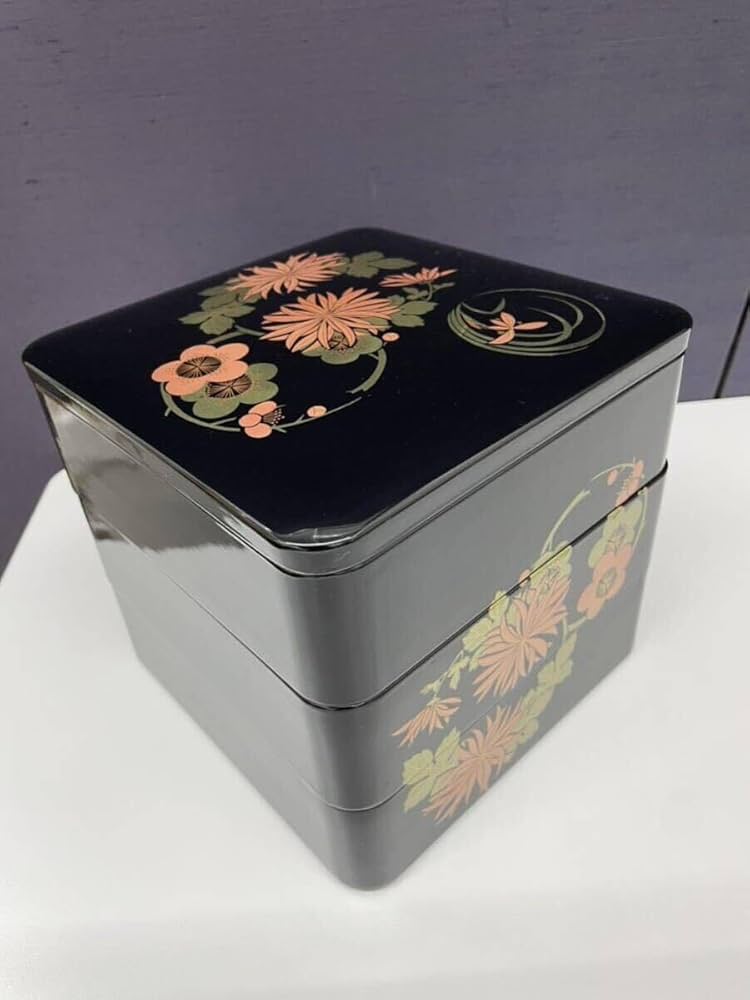 Amazon.co.jp: 漆器 三段重 漆塗 天然木 重箱 : ホーム＆キッチン