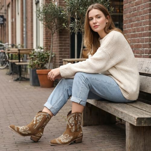 Image of Women's Western Ankle Booties Pointed Toe Cowgirl Boots with Fringe Tassels or Sparkly Rhinestone Fashion Short Boots for Casual Daily Wear