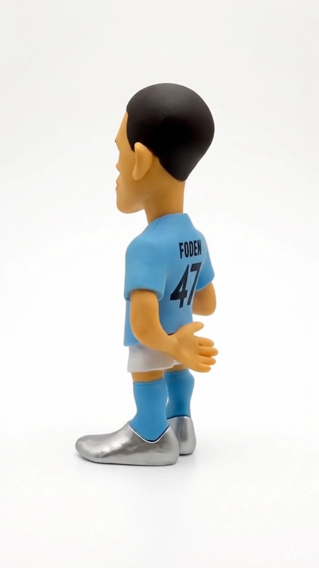 Amazon.com: MINIX COLLECTIBLE FIGURINES – Phil Foden, Official