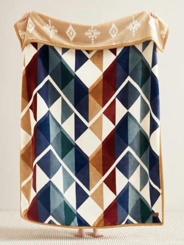 Pendleton Reversible Plush Throw - 50" x 70" (1, Serrado) - Image 2